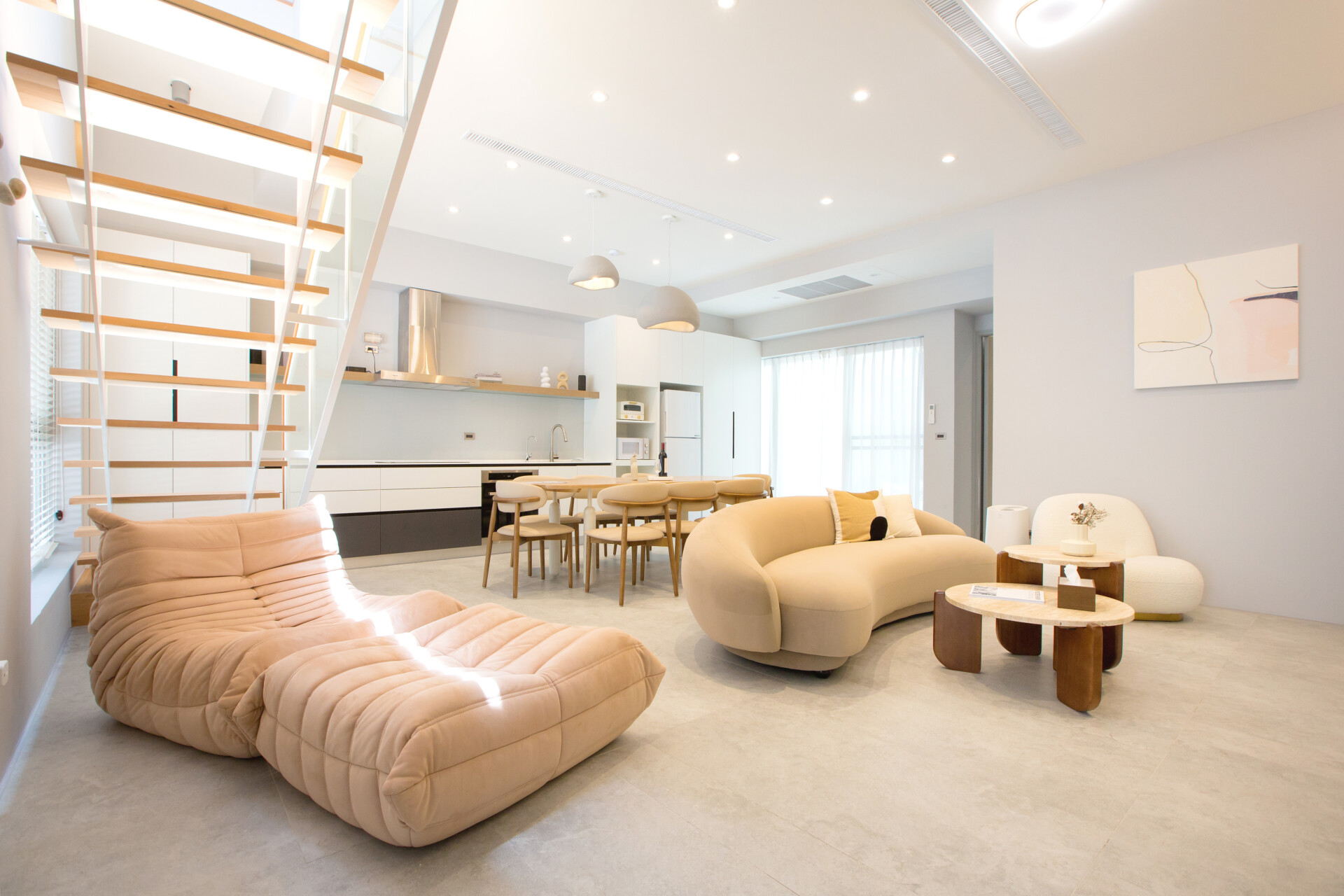 懶洋洋就躺在毛毛蟲上一整天-1樓客廳3-窩嘉里包棟民宿